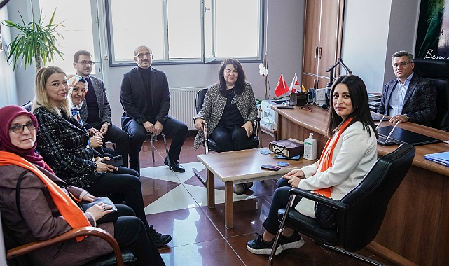 Jülide İskenderoğlu, Medical Park Çanakkale hastanesi'nde hastaları ziyaret etti