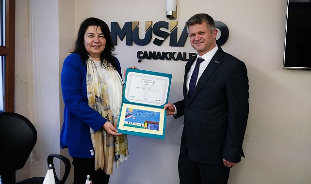 Jülide İskenderoğlu, MÜSİAD şube başkanı Eyüp Tan'ı ziyaret etti