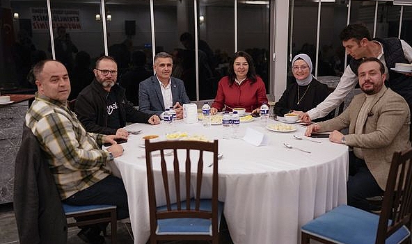 Jülide İskenderoğlu, Yozgatlılar Derneği'nin Arabaşı etkinliğine katıldı