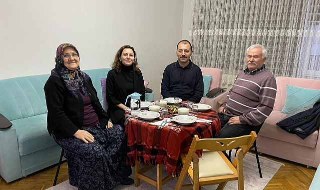 Kaymakam Dolu ve eşi depremzedelerle iftar sofrasında buluştu
