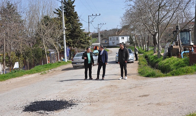Kaymakam Erdinç Dolu, Kaldırımbaşı Köyü'nde yol yama çalışmalarını inceledi