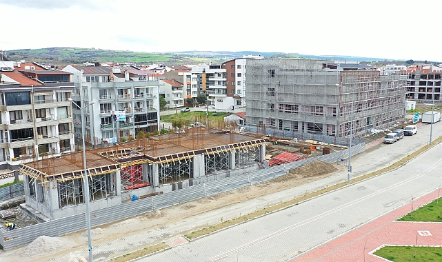 Lâpseki belediyesi’ nin gençlik merkezi, kreş ve gündüz bakım evi projesi çalışmaları devam ediyor