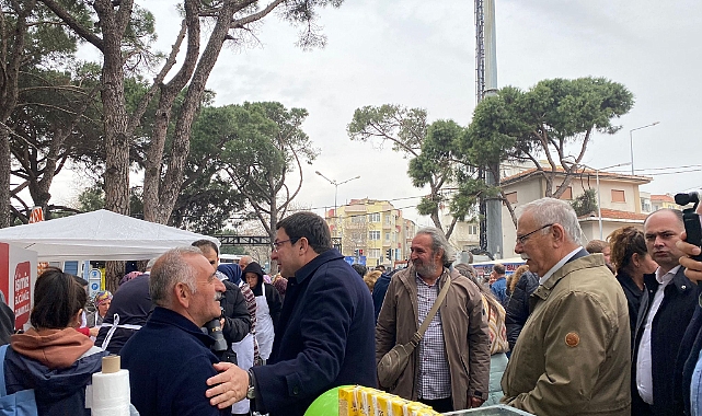 Muharrem Erkek, Cuma Pazarını ziyaret etti