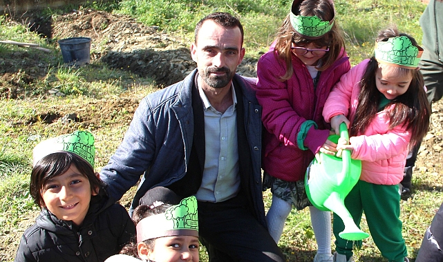 Mutlu Taşöz, miniklerle birlikte orman haftası'nı kutladı