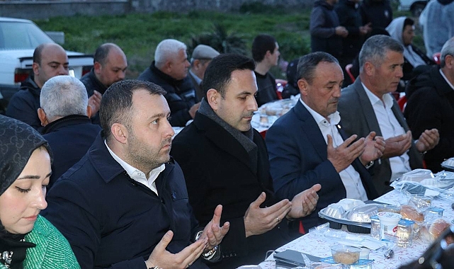 Naim Makas, Ezine’de mahalle iftarında hemşerileriyle buluştu