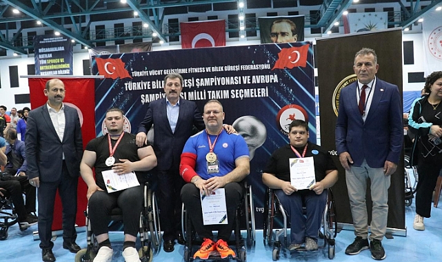 Samsun Valisi Tavlı: “Cumhuriyetimizin temellerinin atıldığı Samsun’dan ön sözünün yazıldığı Çanakkale’ye selamlar”