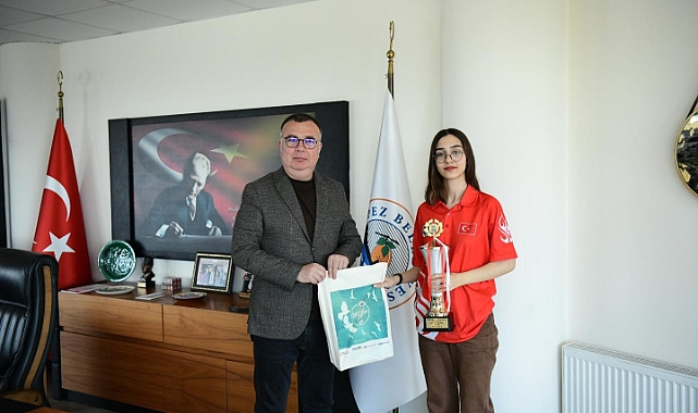 Satranç şampiyonasında Çanakkaleli sporcunun başarısı gururlandırdı