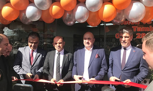 "Telefoncu 286" işyerinin açılışı ilçe protokolü tarafından gerçekleştirildi