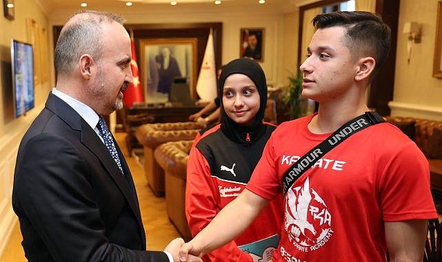 Turan, Çanakkaleli genç karateciyi kabul etti