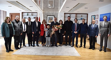 Ülgür Gökhan, CHP belediye meclis üyelerini makamında ağırladı