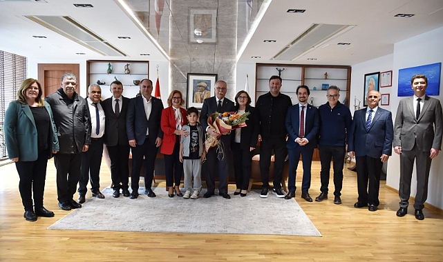 Ülgür Gökhan, CHP belediye meclis üyelerini makamında ağırladı