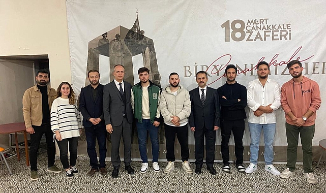 Vali Aktaş, Adile Sultan Erkek Öğrenci Yurdu'nda öğrencilerle iftar yaptı