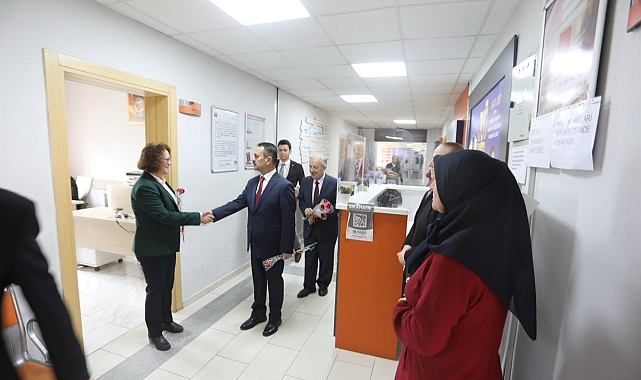 Vali Aktaş kadınlar günü kutladı