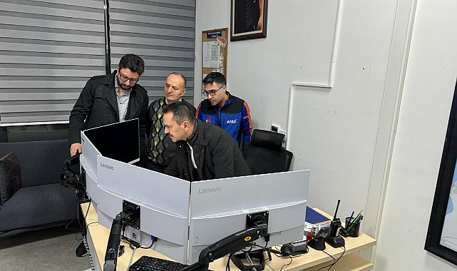 Vali Aktaş, Yenice depremi sonrası incelemelerde bulundu