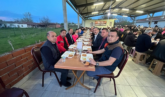 "Ahlatlıburun Köyü yeni muhtarı Necdet Şentürk'ün iftar yemeği"