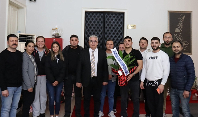 Atatürk Spor Kompleksi Personeli, Başkan Hasan Cem Atılgan'a hayırlı olsun ziyaretinde bulundu