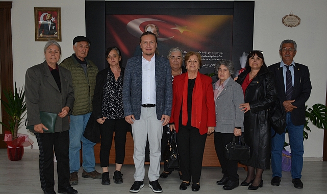 Atatürkçü Düşünce Derneği Başkanı ve Yönetim Kurulu Üyeleri Başkan Öztürk'ü ziyaret etti