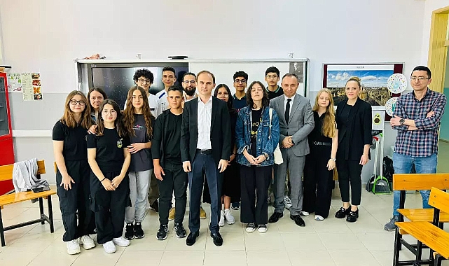 Ayvacık Fen Lisesi'nde İngilizce Scrabble Turnuvası düzenlendi