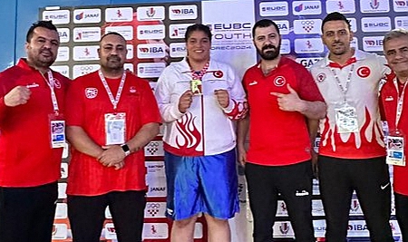 Bakan Aşkın Bak 7 madalya kazanan Boks Milli Takımı için tebrik mesajı yayımladı