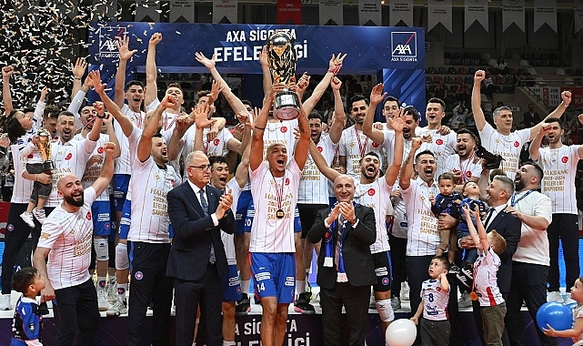 Bakan Aşkın Bak  Halkbank Erkek Voleybol Takımını yayımladığı mesajla tebrik etti