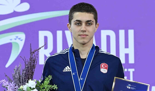 Bakan Aşkın Bak’tan Doruk Erolçevik için tebrik mesajı yayımladı