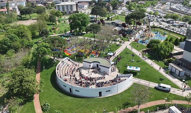 Biga'da 23 Nisan Coşkusu: Şehir Parkı'nda kutlama