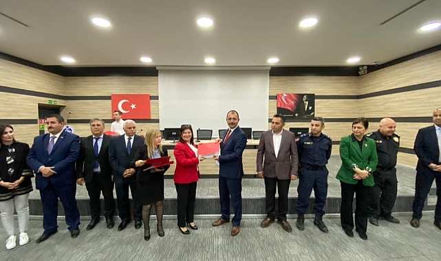 Biga’da muhtarlar mazbatalarını aldı