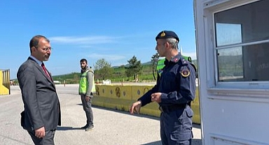 Biga Kaymakamı Erdinç Dolu, Güvemalan yol kontrol noktasını ziyaret etti