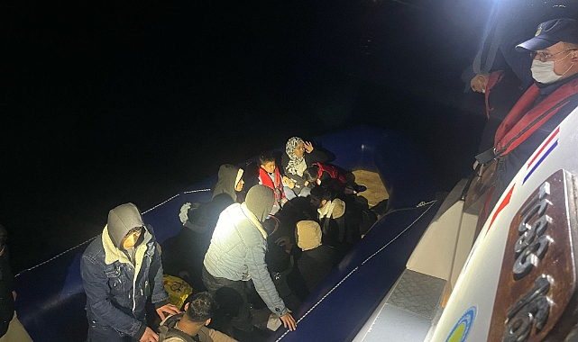 Çanakkale açıklarında 12 düzensiz göçmen yakalandı