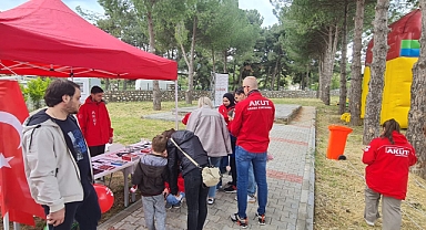 Çanakkale Bahçeşehir Koleji'nde "çocukça hayaller festivalinde AKUT standı kuruldu