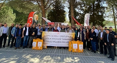 Çanakkale'de 554 üreticiye yerli yağlık ayçiçeği tohumları teslim edildi