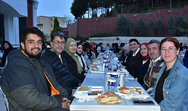 ÇOMÜ’de iftar yemeği düzenlendi