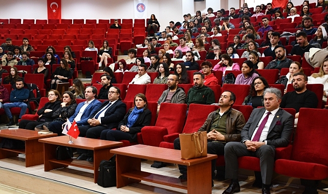 ÇOMÜ’de Türk dış politikası perspektifleri değerlendirildi