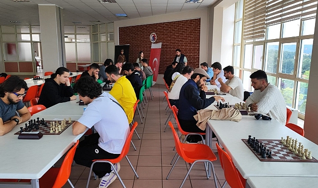 ÇOMÜ Spor Birliği'nden 23 Nisan Satranç Turnuvası: İlk üçe giren isimler belli oldu