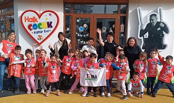 Dünyanın iyiliği için çocuk kütüphaneleri