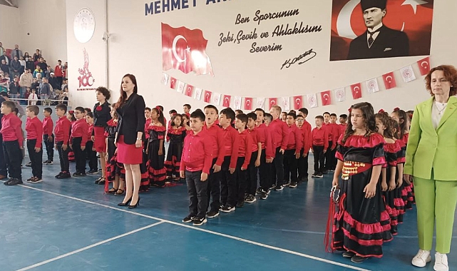 Eceabat’ta 23 Nisan kutlamaları göz doldurdu
