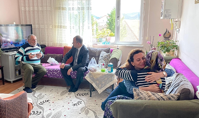Erdinç Dolu ve Eşi, Kadir Gecesi'nde İlçe sakinlerini ziyaret etti"