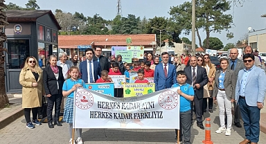 İki Nisan Otizm farkındalık günü etkinliği Bayramiç'te gerçekleştirildi