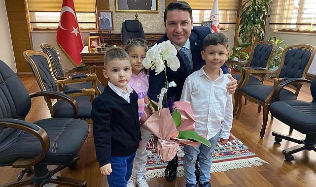 Kaymakam Göktaş koltuğunu çocuklara devretti