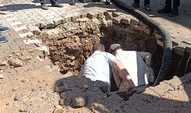 Kızılyar Caddesi'nde meydana gelen boru patlağı sebebiyle geçici su kesintisi