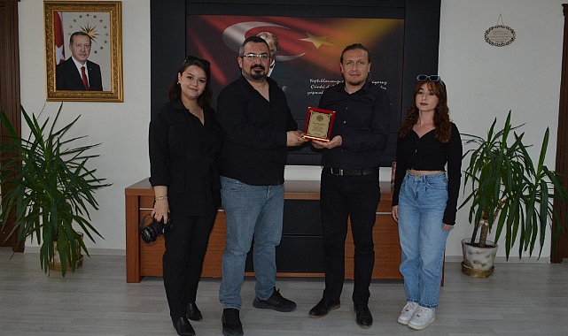 "Lâpseki Belediye Başkanı Atilla Öztürk, yerel medya temsilcilerini ağırladı"