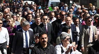 Makas, belediye başkanlarının mazbata törenlerine katıldı