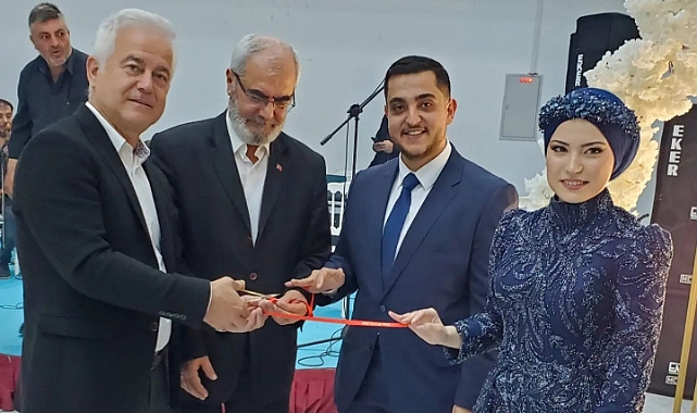 Milletvekili Güneşhan çiftin nişan yüzüklerini kesti