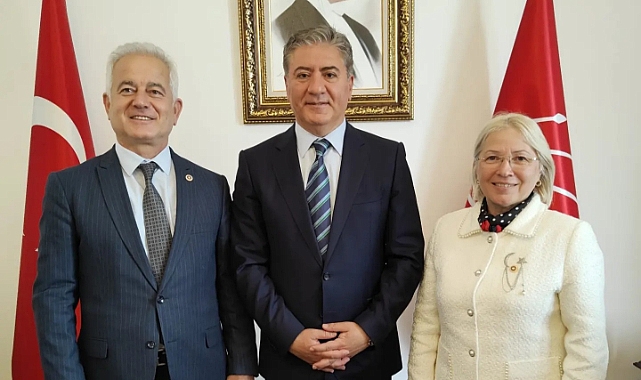 Milletvekillerinden CHP Grup Başkanvekili Murat Emir'e ziyaret