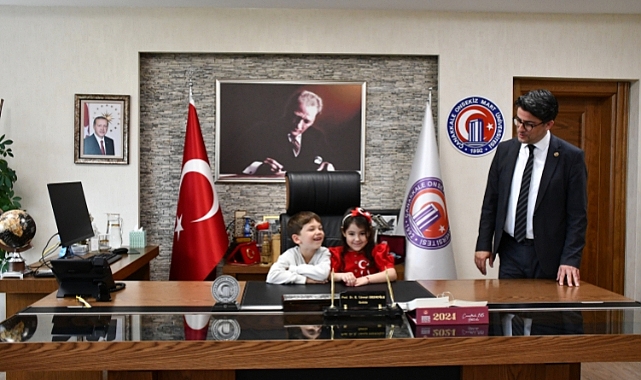 Minikler rektörlük makamını devraldı