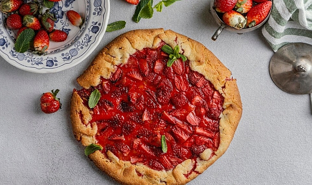 Mis kokulu çilekli tart tarifi