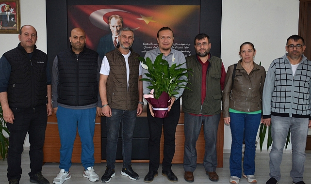Muhtar Adayı Recep Öztaş ve Aza Adayları, Lâpseki Belediye Başkanı Atilla Öztürk'ü ziyaret etti