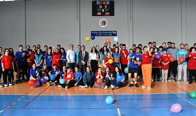 ‘Otizme Kırmızı Işık’ yaktılar