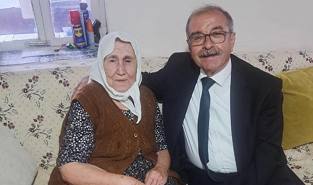 Özacar’dan 95 yaşındaki Şadiye teyzeye ziyaret