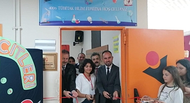 Şinasi ve Figen Bayraktar Ortaokulu'nda 4006 TÜBİTAK Bilim Fuarı heyecanı
